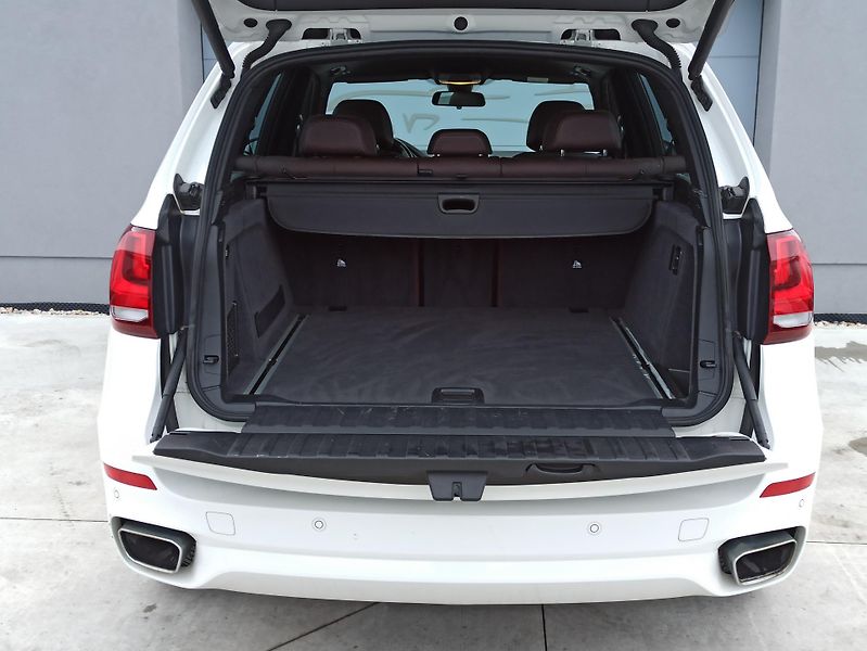 BMW X5 xDRIVE 30d 190kW ČR - fotka 9 z 31