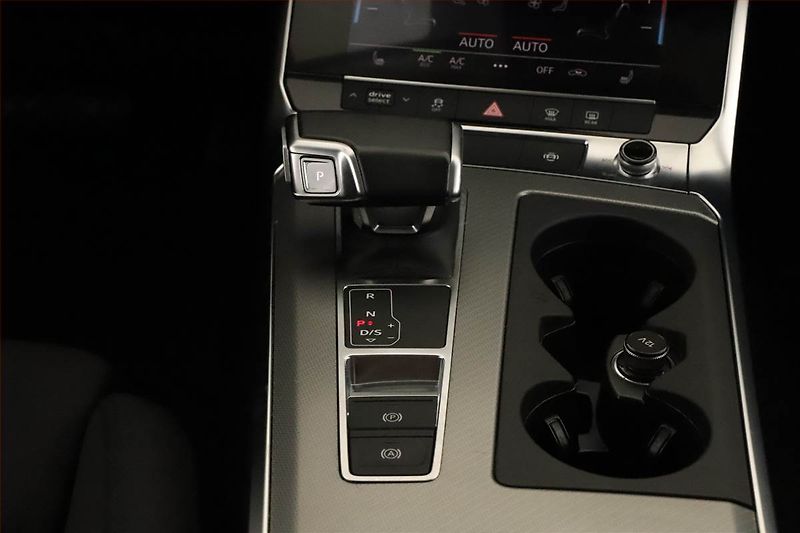 Audi A6 (2019) Sport 40 TDI - fotka 14 z 20