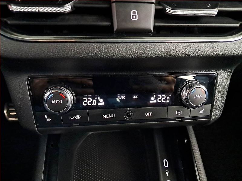 Škoda Kamiq (2019) 1.5 TSI, ČR,1.maj, Navi - fotka 17 z 21