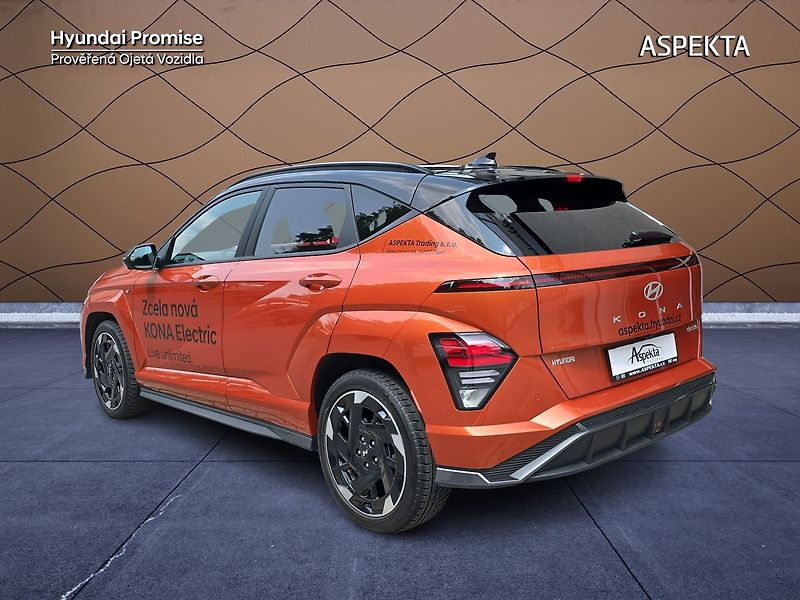 Hyundai Kona EV 64,8kWh NLine Style Premium - fotka 3 z 31