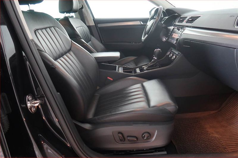 Škoda Superb (2016) Style 2.0 TDI, Automat, Kůže - fotka 9 z 23