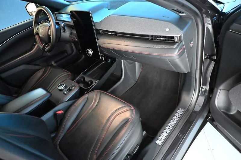 Ford Mustang Mach-E (2022) PREMIUM 258 KW AWD Matrix LED - fotka 10 z 45