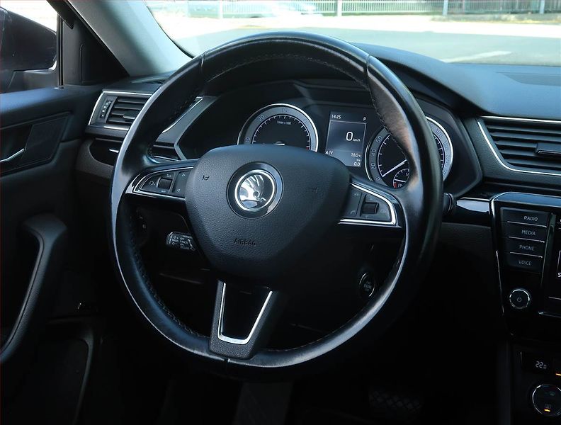 Škoda Superb (2016) Laurin&Klement 2.0 TDI - fotka 28 z 28
