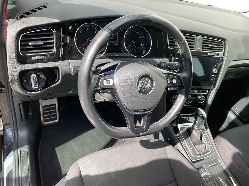 Volkswagen Golf (2017) 2.0 TDi, Sound, DSG, LED, TZ - fotka 12 z 16