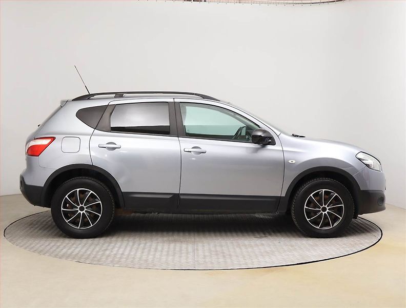 Nissan Qashqai (2013) 1.6 dCi, 4X4, Eko.zaplacen - fotka 6 z 18