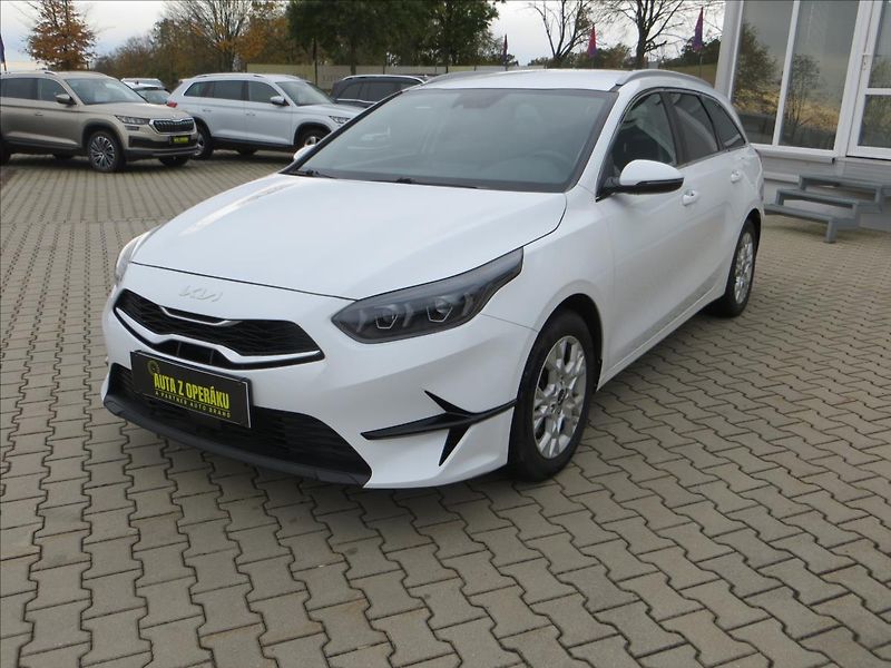 Kia Ceed 1,5 T-GDI 118kW SW Top AUT ČR - fotka 3 z 26