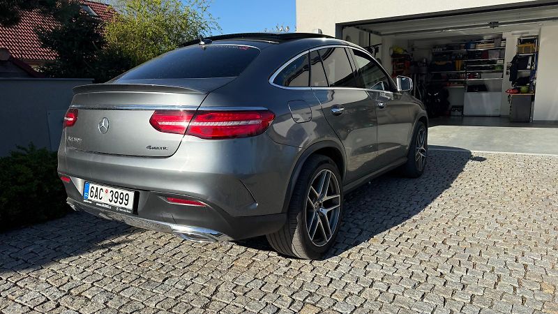 Mercedes-Benz GLE (2017) 350d 4MATIC kupé-tažné+stř.nos - fotka 4 z 10