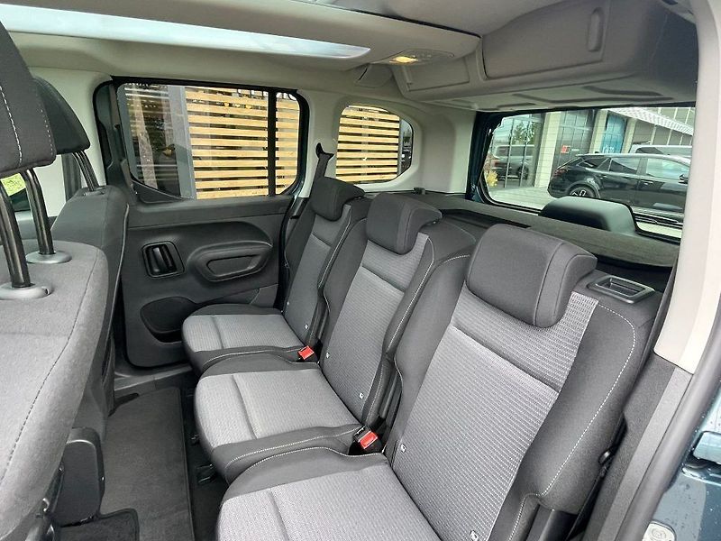Toyota ProAce City Verso 1.5D Automat Short VIP - fotka 24 z 31