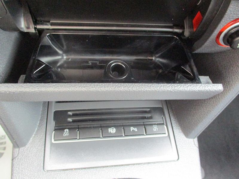 Volkswagen Touran TDI CUP*77KW*TZ*NAVI*VÝHŘEV* - fotka 47 z 50