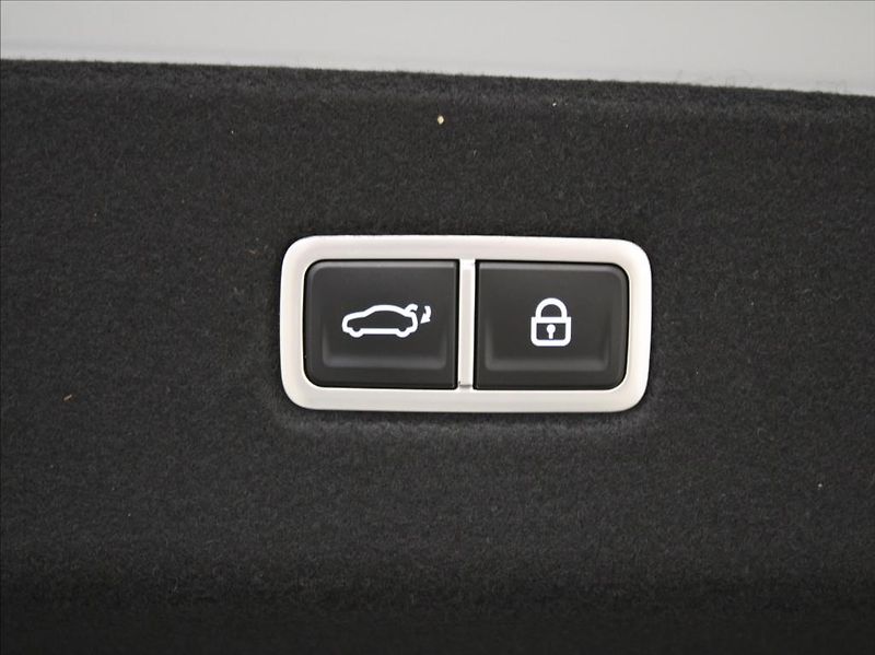 Hyundai Ioniq 6 0,0 ECO 53kWh 111kW 29tkm! - fotka 23 z 27