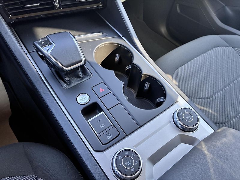 Volkswagen Touareg 170KW,4X4,8°AT,ČERNÁDEEP,TAŽNÉ - fotka 20 z 34