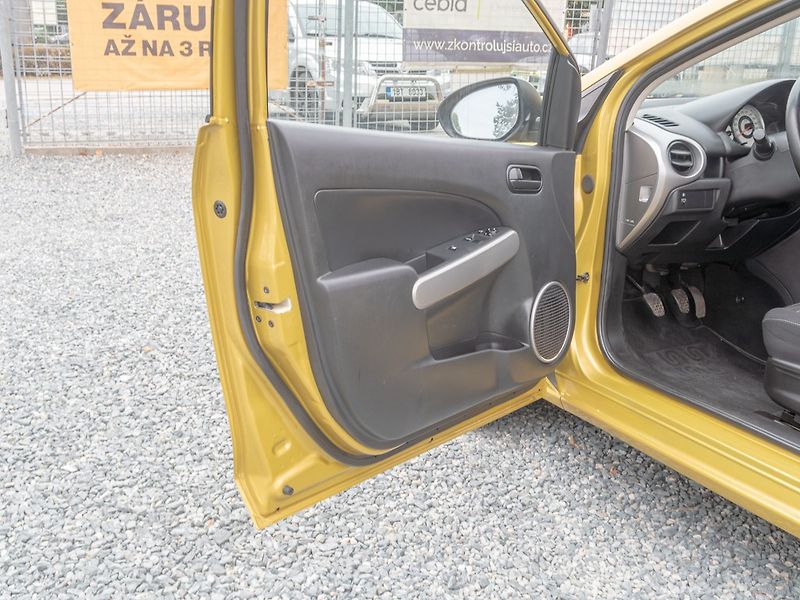 Mazda 2 (2008) 1.4i 63KW – PO SERVISU - fotka 10 z 33