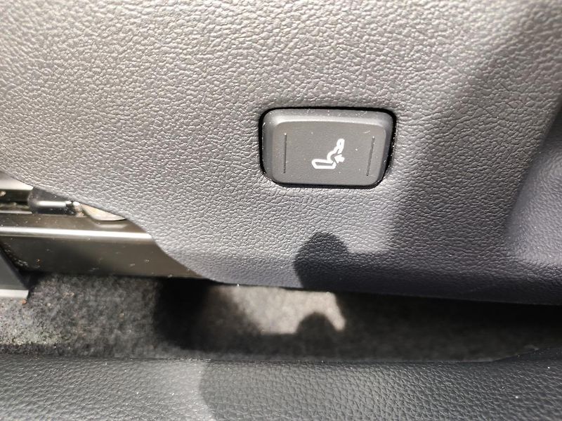 Toyota Corolla (2020) 1.8  HYBRID 1.maj - fotka 25 z 25