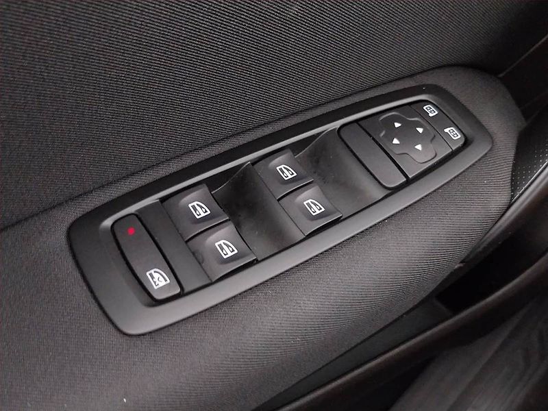 Renault Mégane (2021) 1.3 TCe, Serv.kniha, Tempomat - fotka 18 z 21