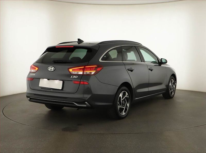 Hyundai i30 (2025) Style 1.0 T-GDI, Automat - fotka 5 z 15