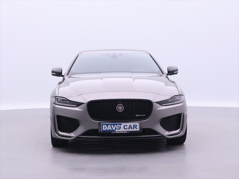 Jaguar XE 2,0 P300 221kW R-Dynamic DPH - fotka 2 z 43