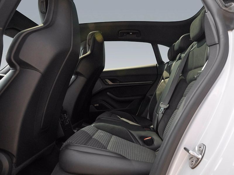 Porsche Taycan 4S Cross Turismo BOSE Matrix - fotka 22 z 23