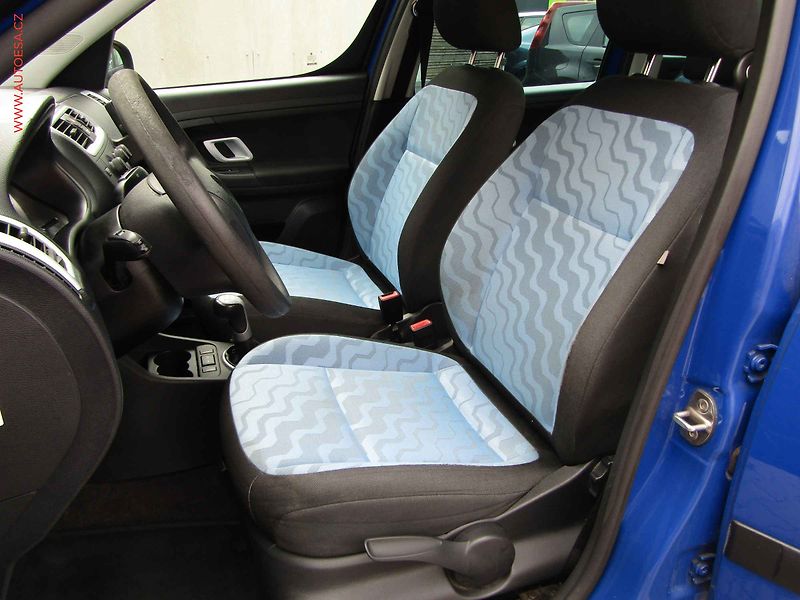Škoda Roomster (2008) 1.4 i, AC, tažné - fotka 9 z 16