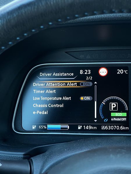 Nissan Leaf EV 110kW 40kWh Tekna - fotka 12 z 26