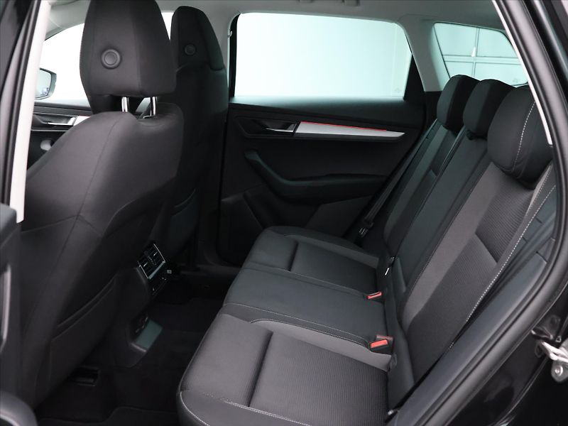 Škoda Karoq 2,0 TDI DSG 4x4 Virtual DPH - fotka 13 z 30
