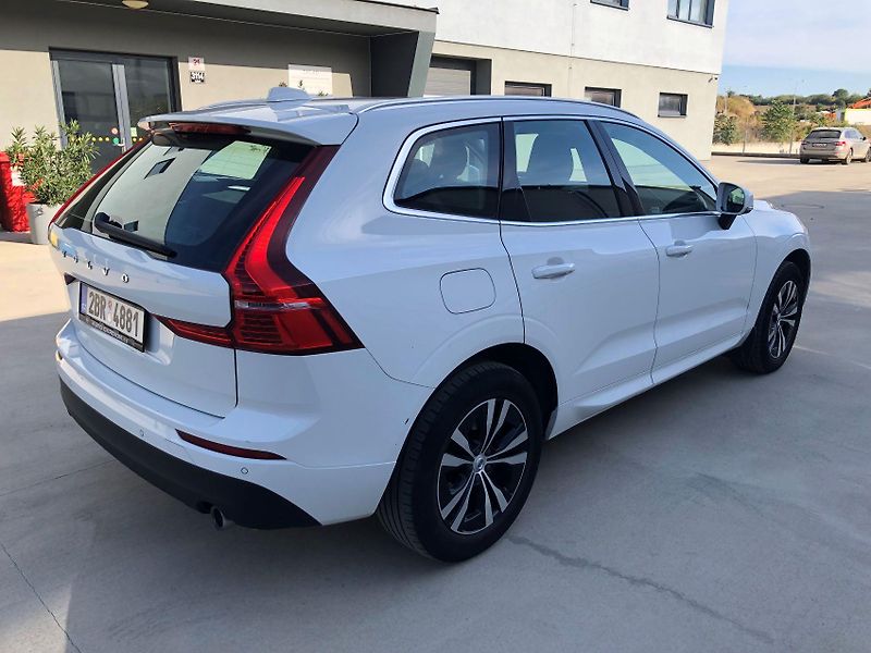Volvo XC60 (2019) Volvo XC60 B4 AWD MOMENTUM PRO - fotka 6 z 25