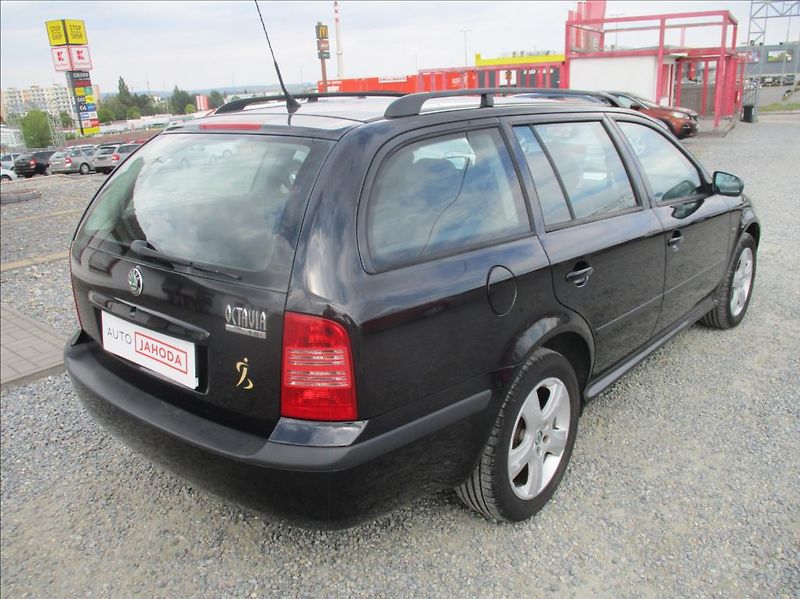 Škoda Octavia 1,6 MPI, digi klima, 1.maj, - fotka 5 z 18