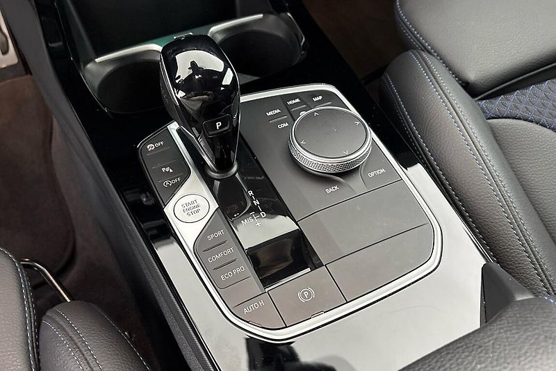 BMW Řada 2 220d xDrive - fotka 21 z 22