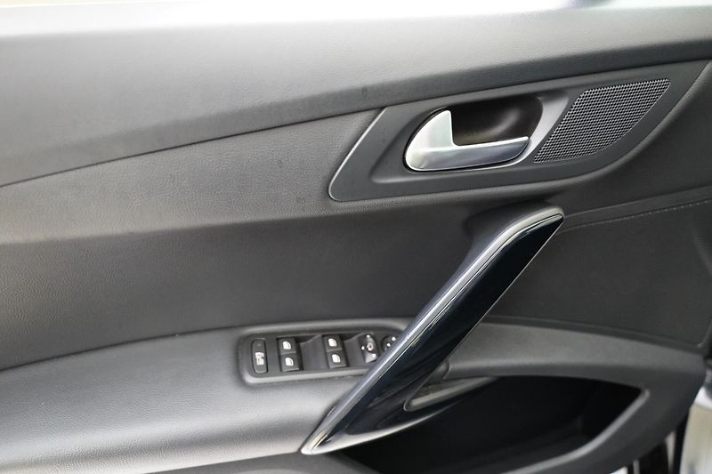 Peugeot 508 - fotka 12 z 31