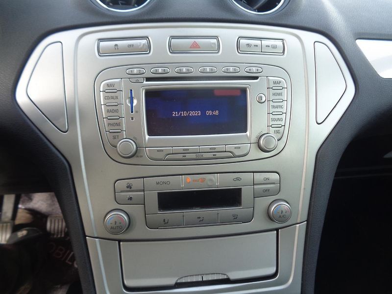 Ford Mondeo 2,0 - fotka 10 z 12