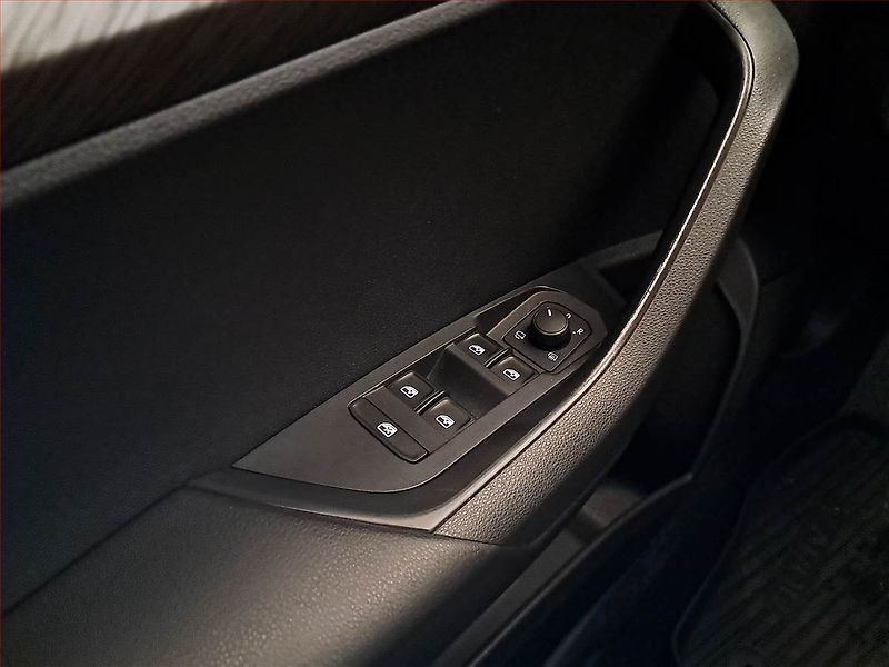 Škoda Karoq (2022) 2.0 TDI - fotka 17 z 21