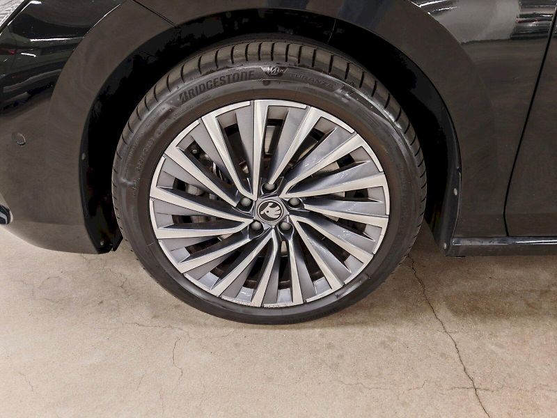 Škoda Superb (2025) Combi 2.0 TDI 142 kW DSG 4x4 L - fotka 36 z 36