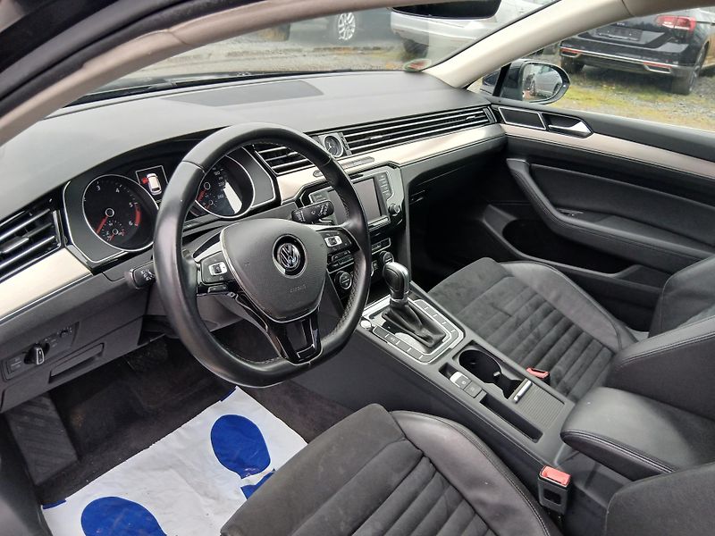 Volkswagen Passat 2.0 TDI, Highline, DSG - fotka 32 z 48