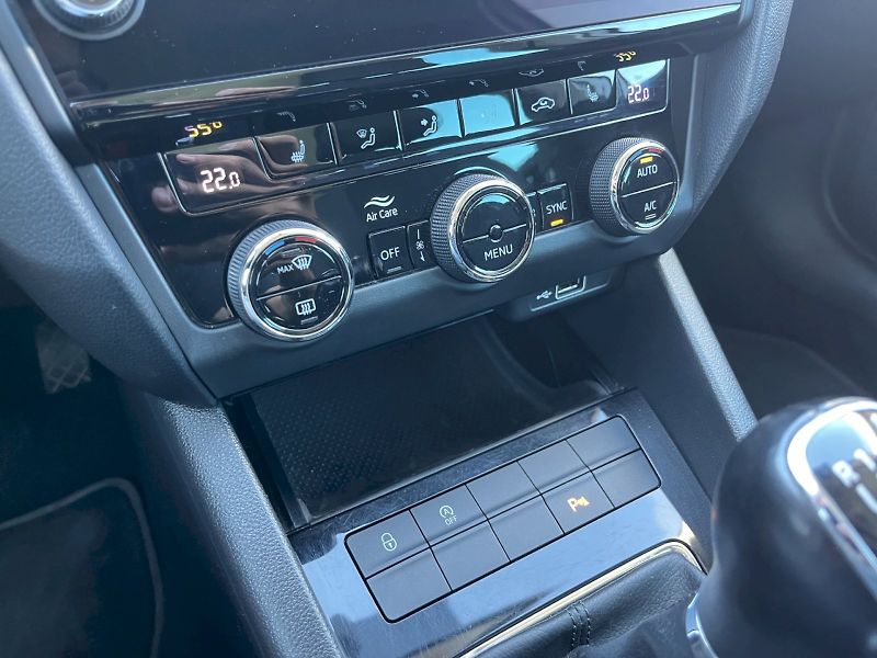 Škoda Octavia (2018) 1.5 TSI 110kW Style Plus combi - fotka 11 z 30