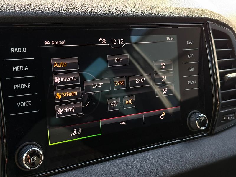 Škoda Karoq 2.0TDI 110kW DSG 4x4 Sportline - fotka 14 z 20