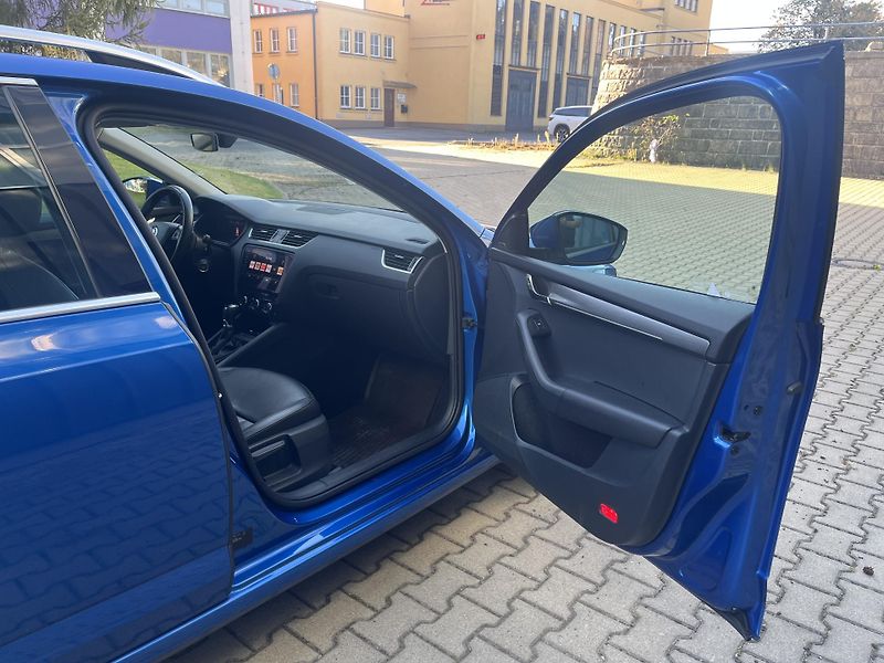 Škoda Octavia 1,5 TSi DSG/Style/servis/pneu - fotka 26 z 41