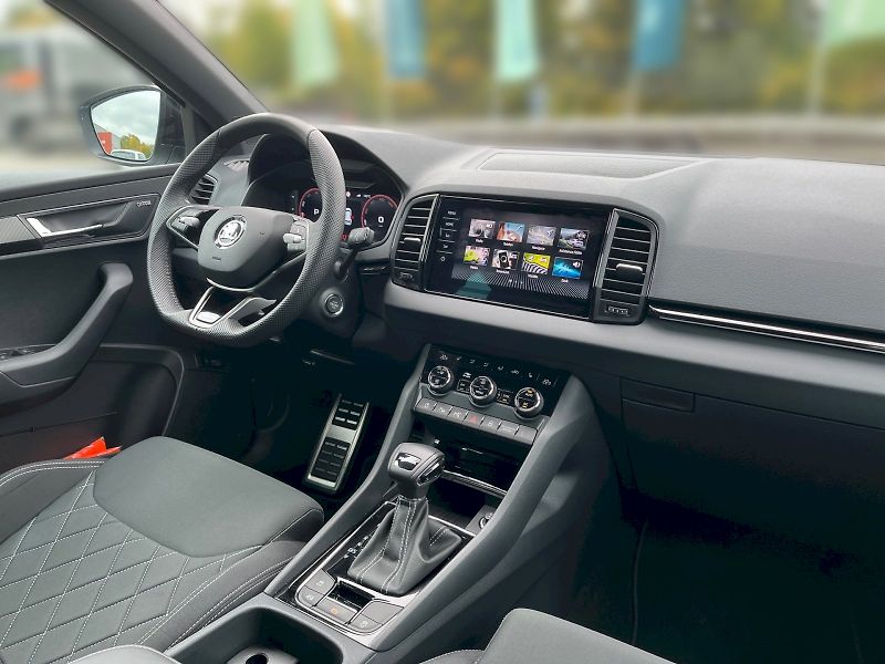 Škoda Karoq (2024) SPORTLINE TSI 1.5/110KW 7AP - fotka 13 z 37