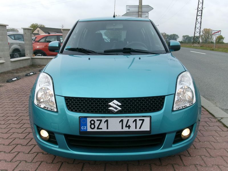 Suzuki Swift (2009) 1,3i KLIMA - ZADÁNO - fotka 4 z 26