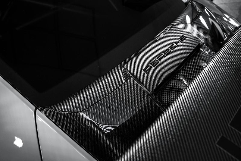 Porsche 911 GT2 RS/WEISSACH/CARBON/MAGNESI - fotka 10 z 48