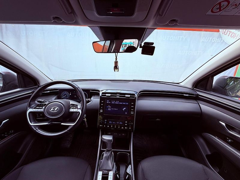 Hyundai Tucson 1.6 T-GDi Aut., ČR, 1.Maj - fotka 16 z 28