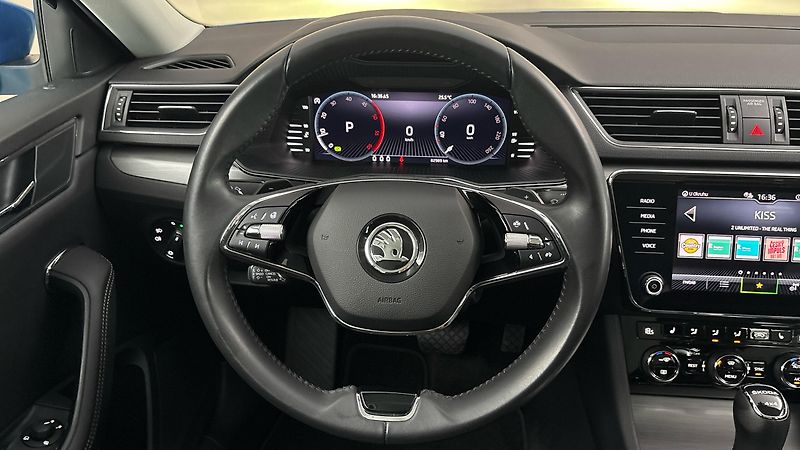 Škoda Superb 2.0 TDI DSG 4x4 Style Combi - fotka 9 z 28