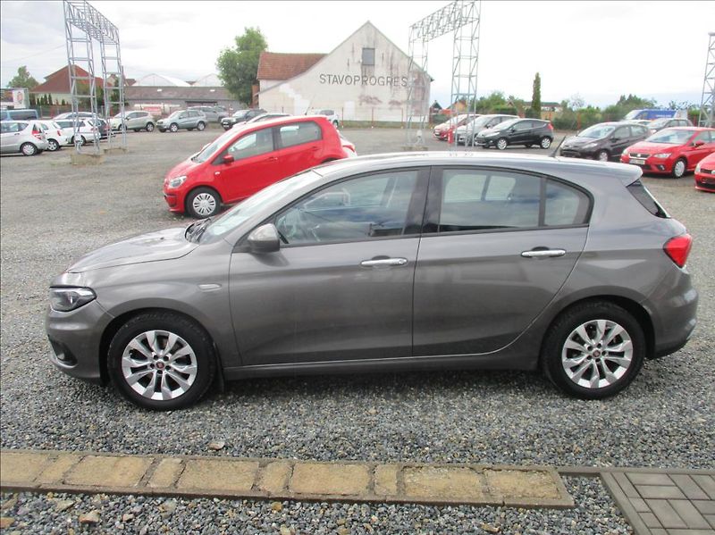 Fiat Tipo 1,4 i 16V, digiklima,Zamluven - fotka 8 z 40