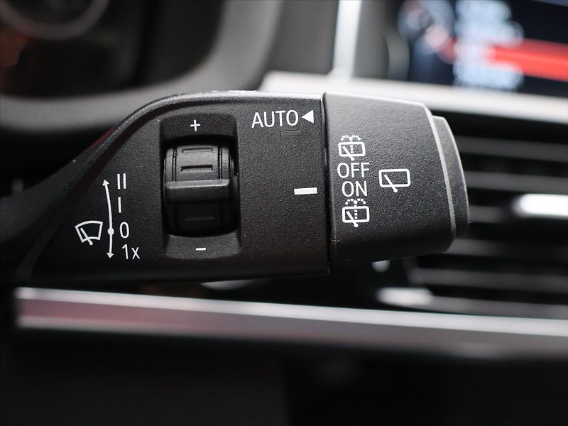BMW X3 2,0 xDrive20i 135kW X-line DPH - fotka 19 z 32
