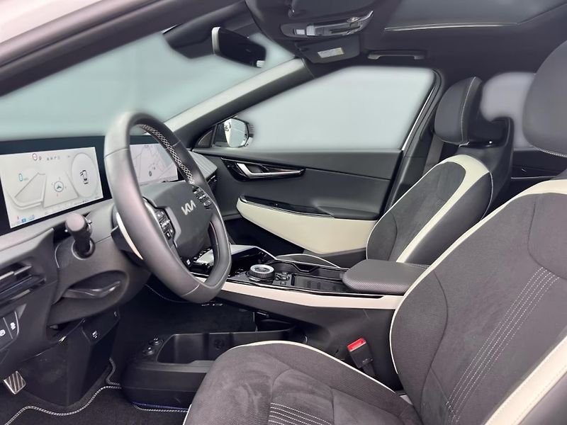 Kia EV6 GT-Line AWD Pano Meridian HuD - fotka 6 z 14