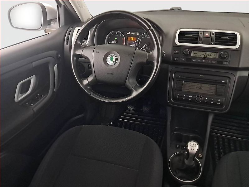 Škoda Fabia (2009) Elegance 1.6 16V, ČR,1.maj - fotka 7 z 17