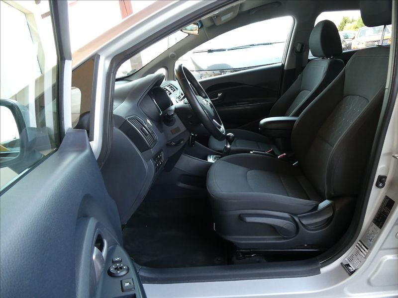 Kia Rio 1,2 i 62kW serviska, NAVI - fotka 20 z 44