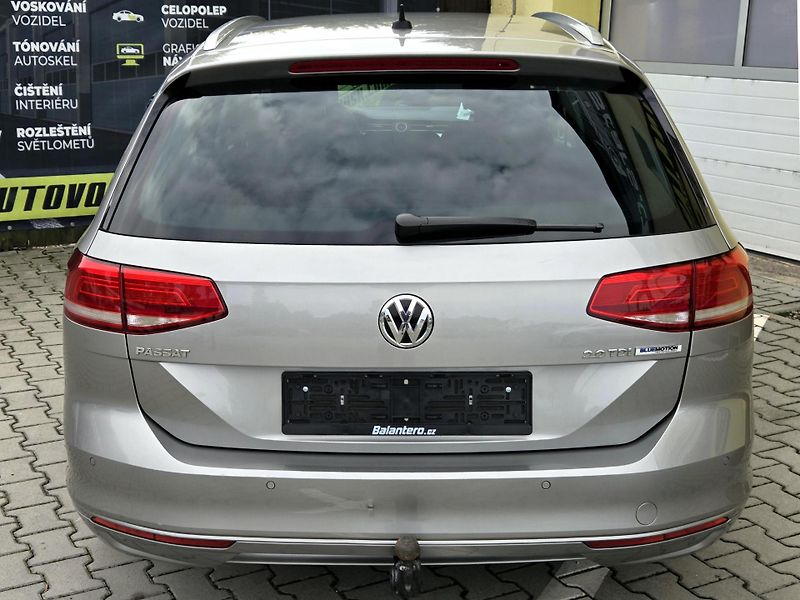 Volkswagen Passat 2.0TDi DSG *SERV.KN.FAKTURY*   - fotka 11 z 49