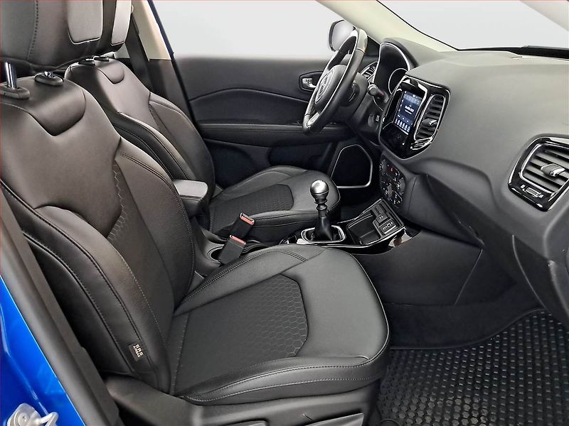 Jeep Compass (2020) 1.3 T-GDI, Kůže, Tempomat - fotka 9 z 18