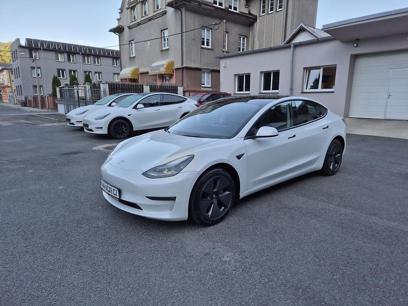 Tesla Model 3 STANDART RANGE 239w SOH 96,5% - fotka 2 z 48