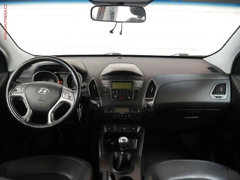 Hyundai ix35 (2014) 1.7 CRDi, AC, park.asist - fotka 8 z 18