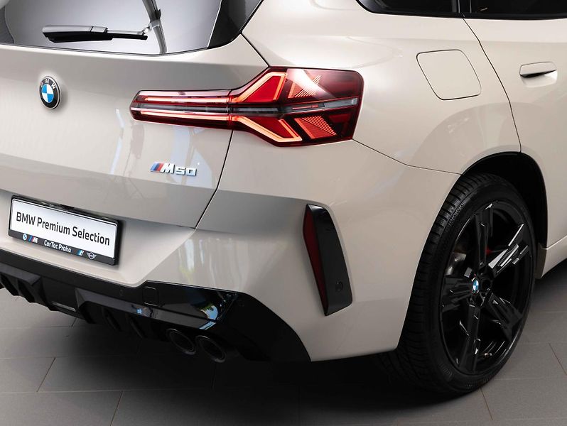 BMW X3 M50 xDrive - fotka 9 z 22